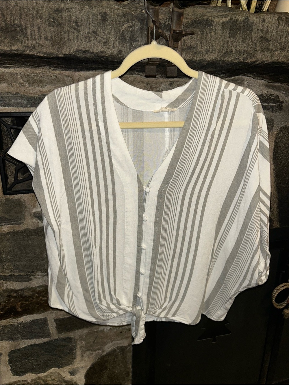 Batwing Striped Tie-Front Cropped Blouse - White & Gray